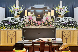 家族葬のいまそう会館 家族葬の祭壇例